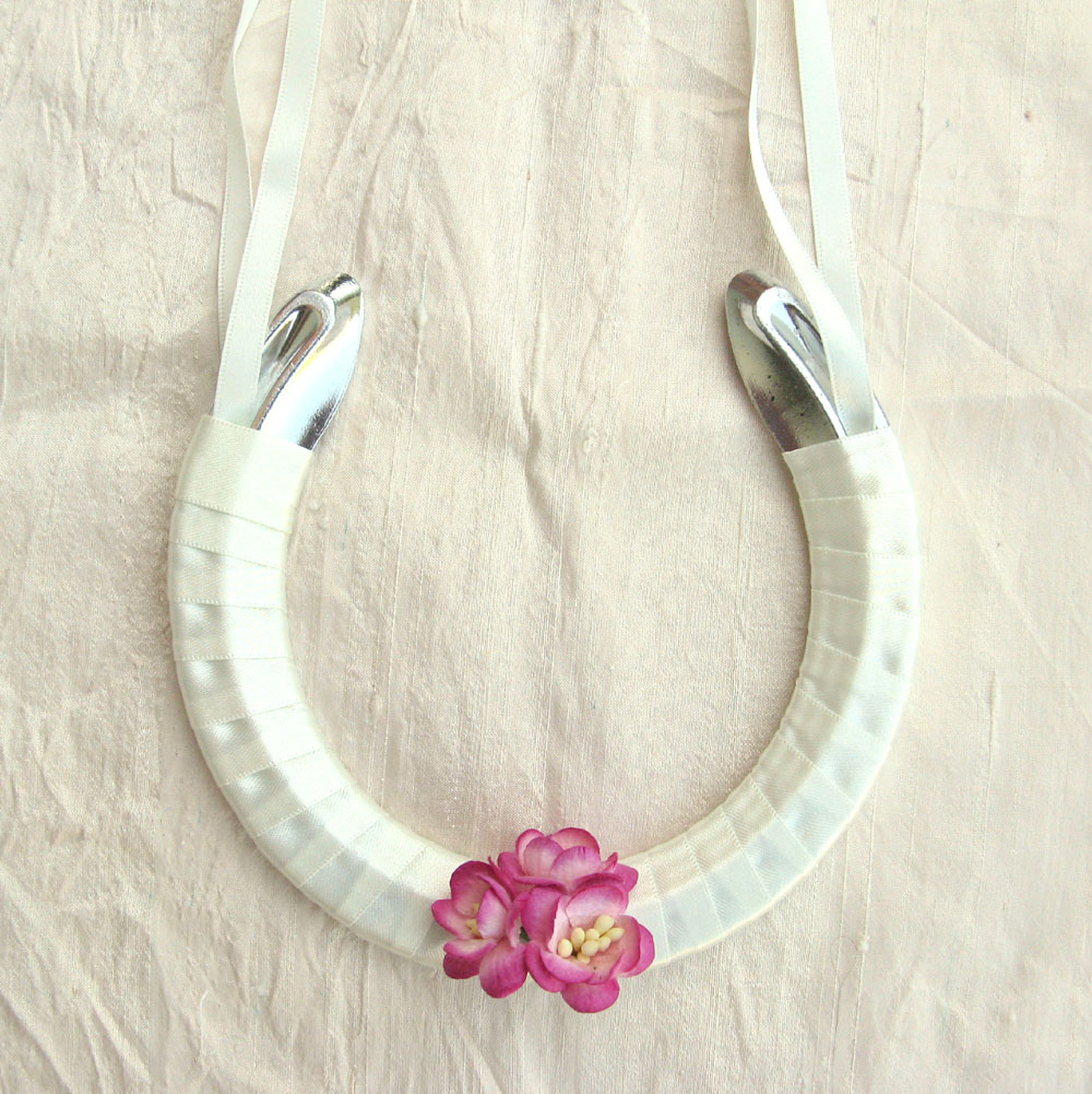 Wedding Horseshoes The Real Flower Petal Confetti Company