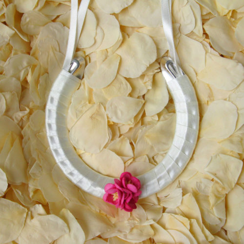 wedding horseshoe pink blossom