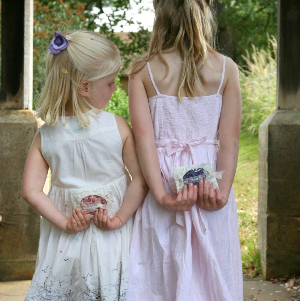 Get your little guests involved by handing out the confetti – sealed packaging is best!