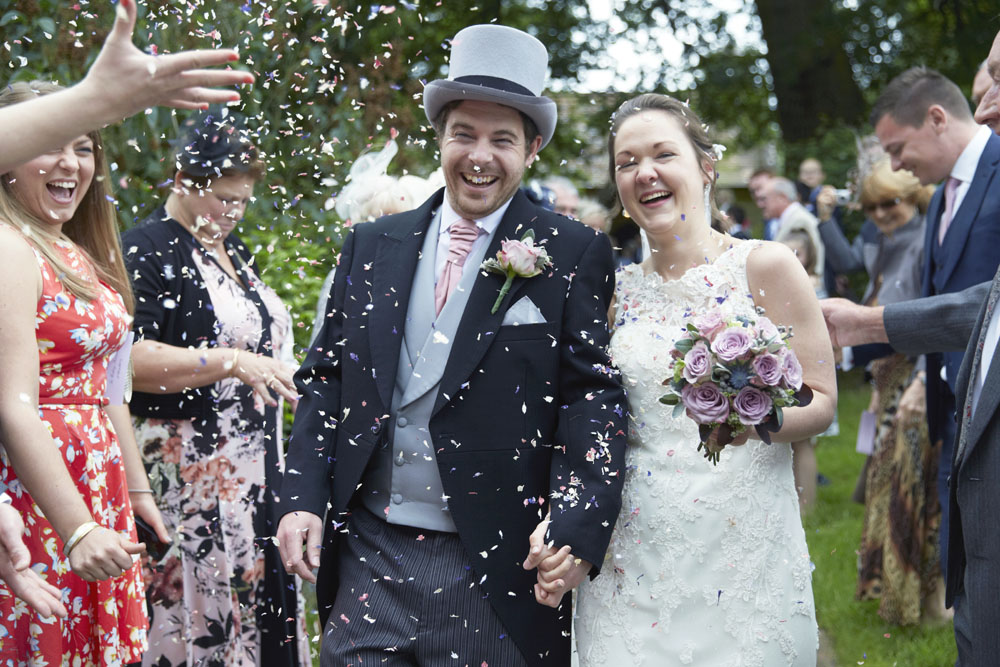 Biodegradable Confetti – a traditional confetti throw in the village churchyard Biodegradable Confetti - a traditional confetti throw in the village churchyard