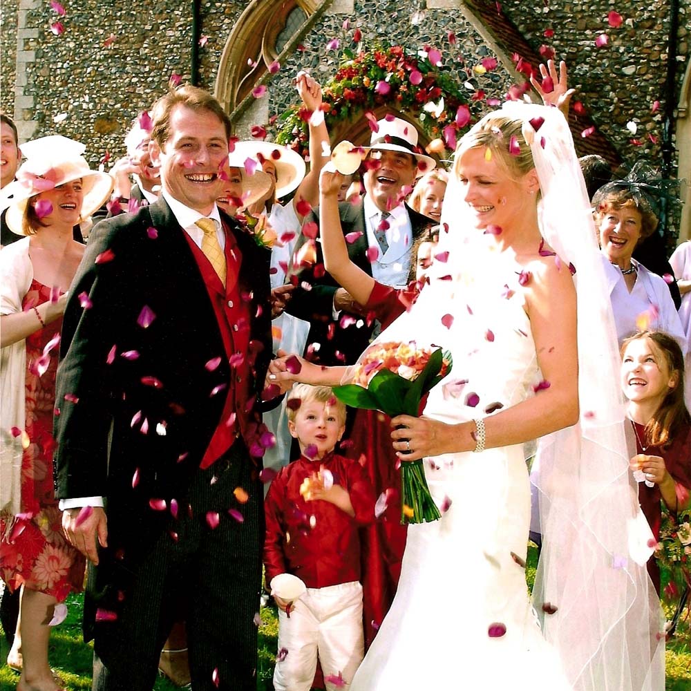 Kitty Johnson ans Chris Cecil Wright Real Flower Petal Confetti Moment - Winter Weddings