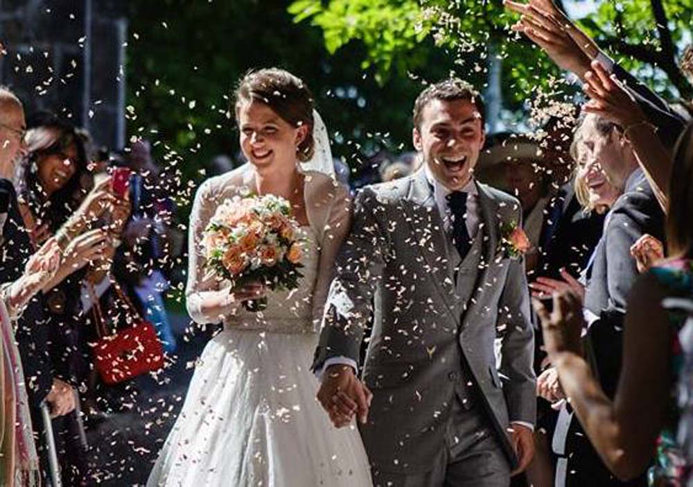 An eco-friendly confetti moment An eco-friendly confetti moment